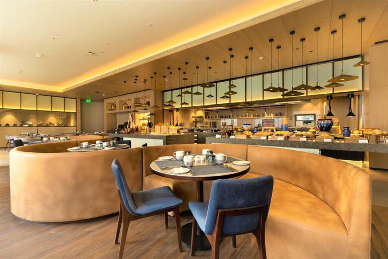 Hotel Courtyard By Marriott Vadodara