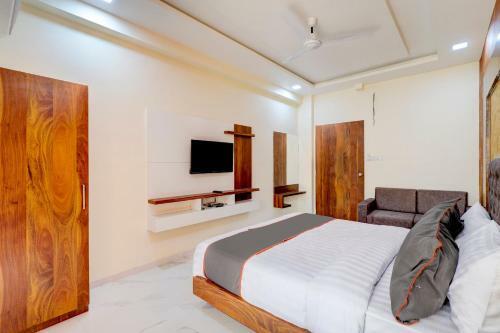 Collection O 87133 Hotel Moon View