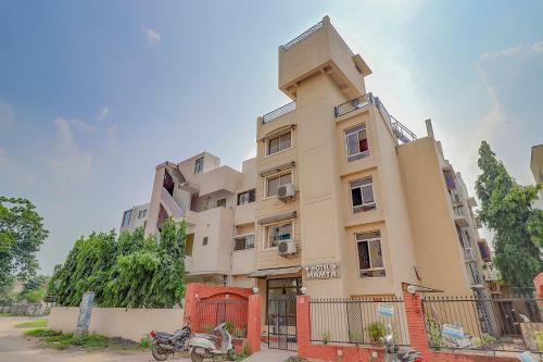 Collection O 83345 Hotel Mamta
