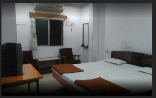 Hotel Mina Palace, Wardha