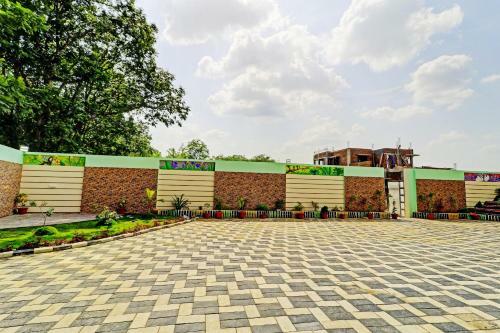 Oyo Flagship 80650 Hotel Green Way