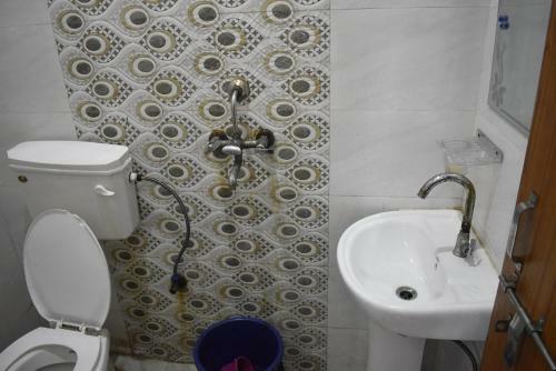 Hotel Trilok Dham By Wb Inn