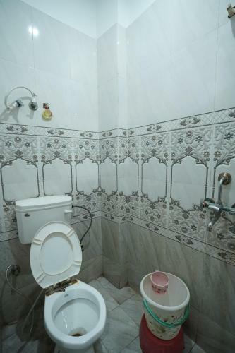 Hotel Trilok Dham By Wb Inn