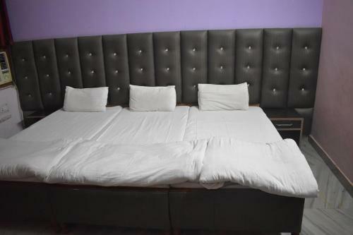 Hotel Satyam Dham By Wb Inn