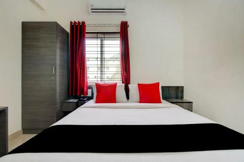 Capital O 76540 Hotel Slice