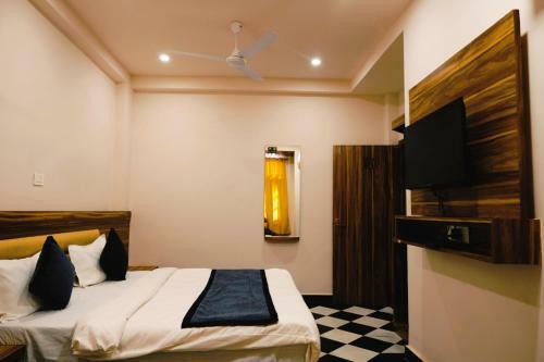 Hotel Ostel By Uddhav Villas