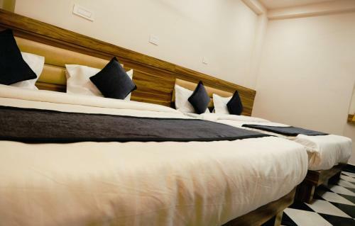 Hotel Ostel By Uddhav Villas