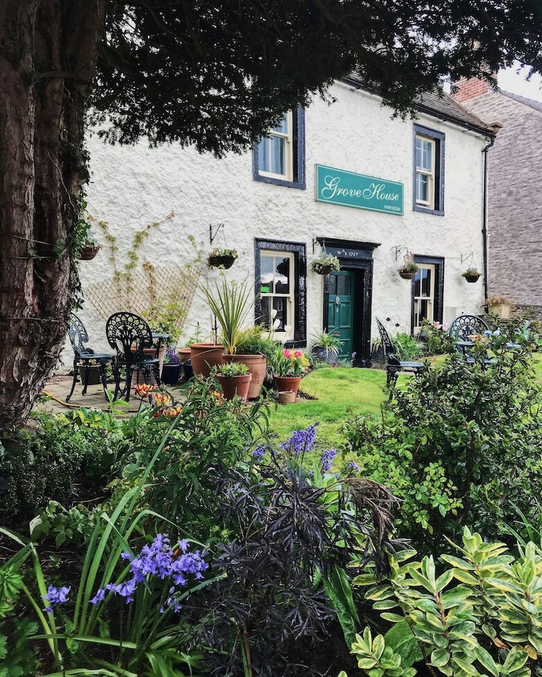 Bed & Breakfast Grove House