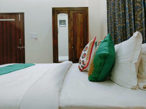 Hotel Krishna Kunj