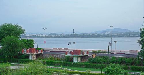 Villa Amour By The Lake