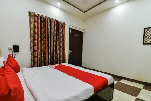 Oyo 40182 Hotel Apple Inn