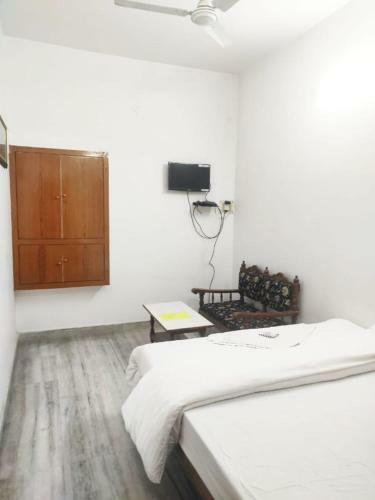Kesher Paying Guest House