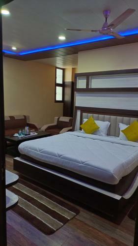Hotel Saumendra Residency