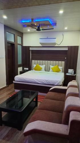 Hotel Saumendra Residency
