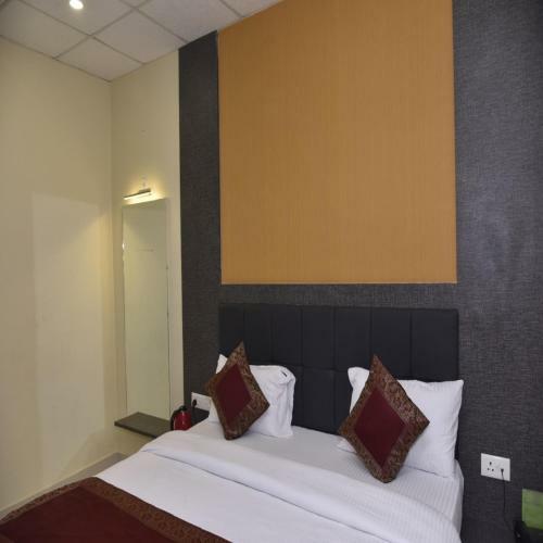 Hotel Tridev Grand