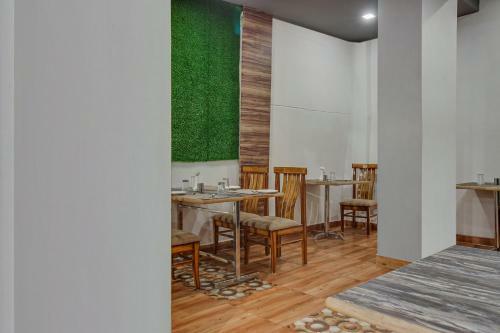 Townhouse Oak Hotel S V Grand