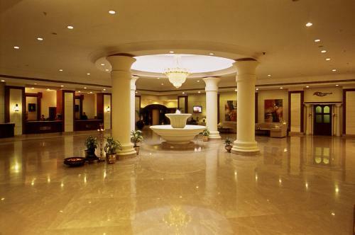 Katriya Hotel And Tower