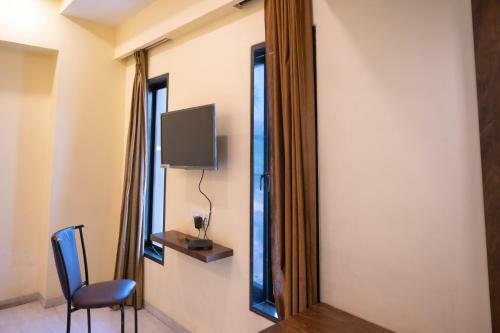 Hotel Vijaya Hill View Residency