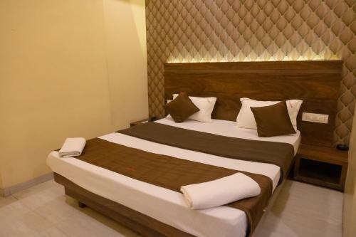 Hotel Vijaya Hill View Residency