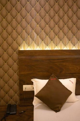 Hotel Vijaya Hill View Residency