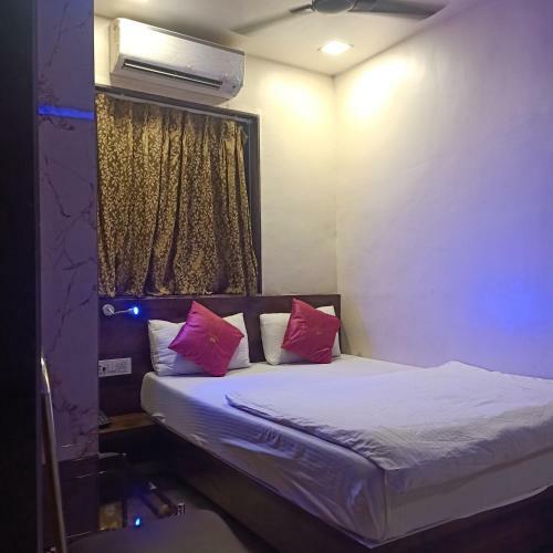 Shreeraj Hotel