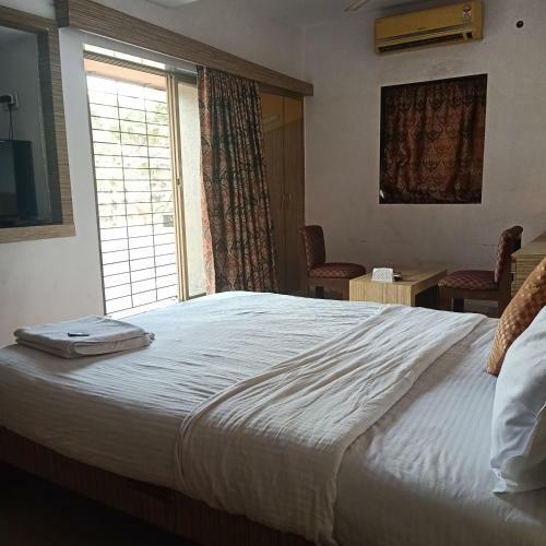 Neelkiran Hotel