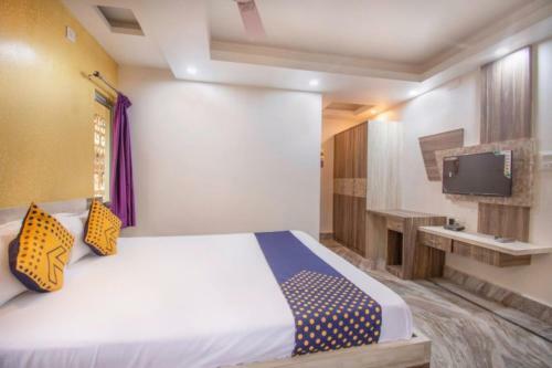 Hotel Staymaker Rajeshwari Residency