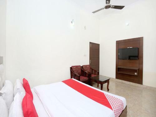 Hotel Oyo 12766 Nimantran Resort