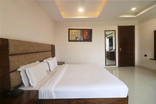 Fabhotel Mid Town Grand