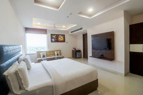 Fabhotel Mid Town Grand