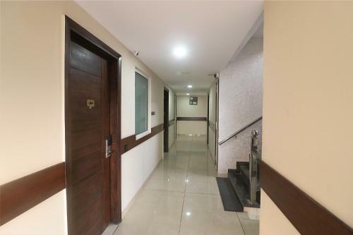 Fabhotel Mid Town Grand