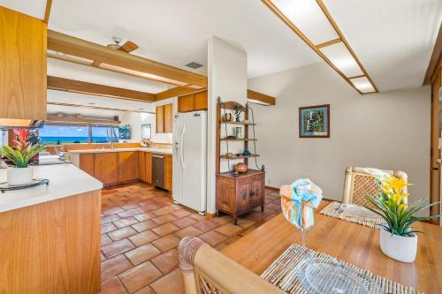 128-1 Puamana Oceanfront