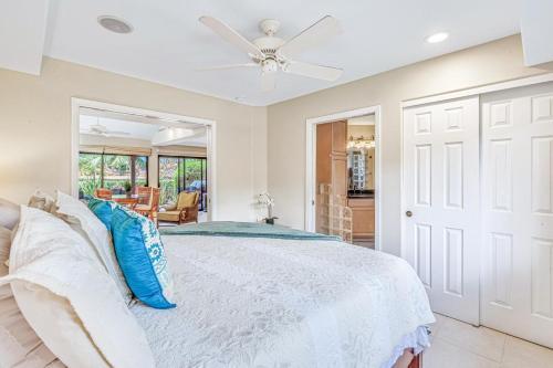 100-3 One Bedroom Puamana Unit