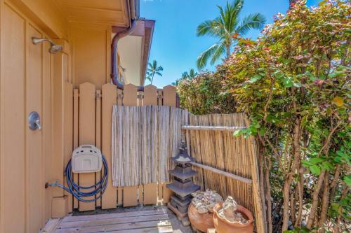 100-3 One Bedroom Puamana Unit
