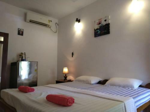 Hostal Domingos Guest House