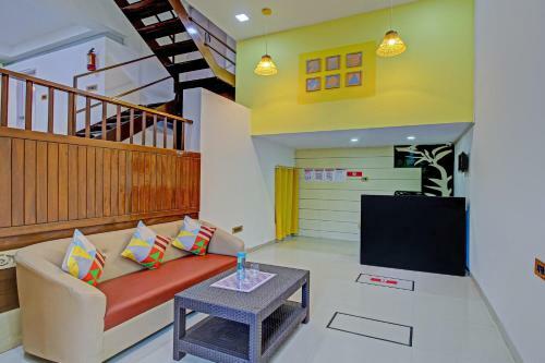 Hostal Oyo Home 66430 Vardhan House