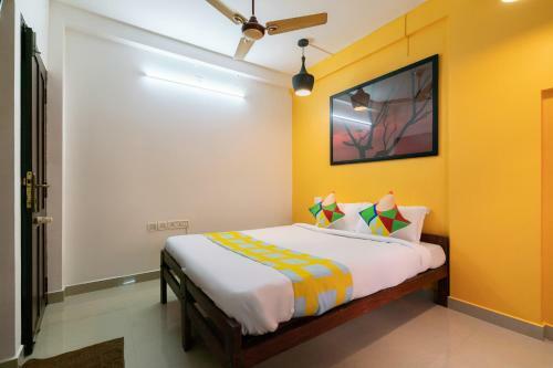 Hostal Oyo Home 49698 Aj Apartment 2bhk