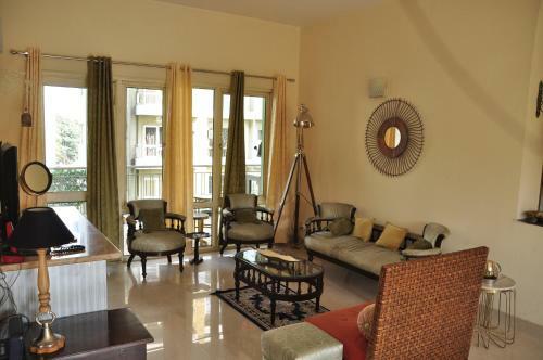 Hostal Luxurious Serviced Apt Pari Chowk/expomart/noida Expressway