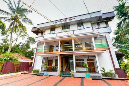 Hostal Oyo Home 83085 Hill View Galaxy Villa