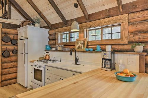 Serene Kootenai Cabin - 3 Mi To Dtwn And River!