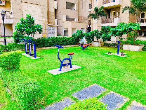 Apartamento The Vogue Square Near India Expo Mart