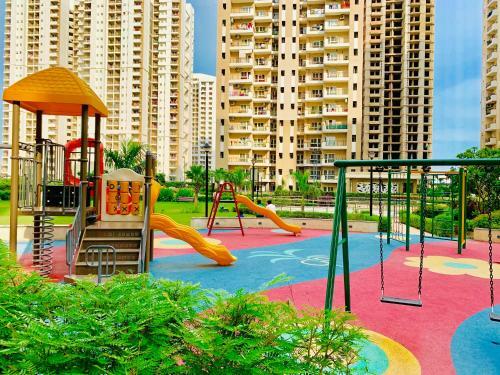 Apartamento The Royal Square Near India Expo Mart