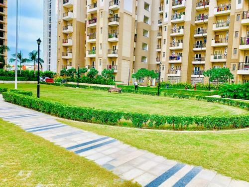 Apartamento The Urban Square Near Indiaexpo Mart