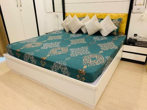Apartamento The Urban Square Near Indiaexpo Mart
