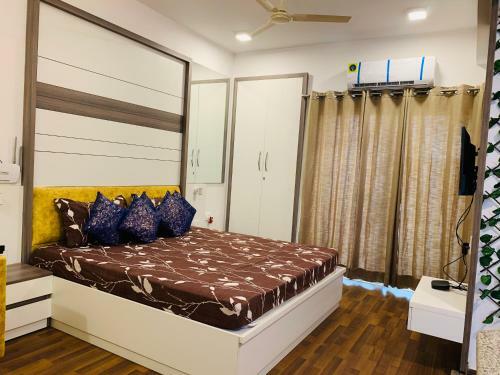 Apartamento The Urban Square Near Indiaexpo Mart