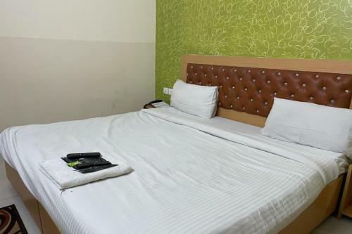 Oyo 79872 Hotel Overstay
