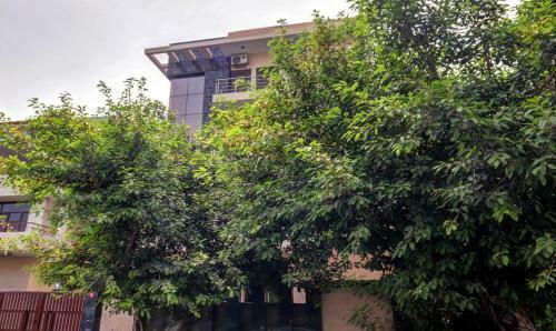Hotel Treebo Trip Golden Divine Inn