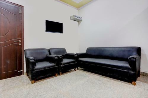 Oyo 82414 Hotel Basera