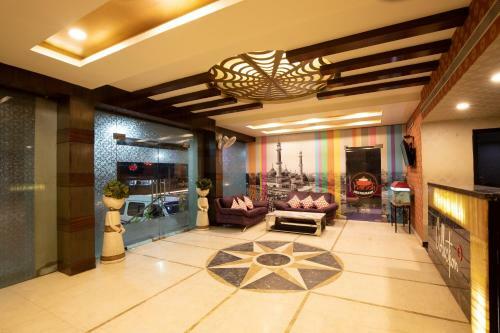Collection O 81936 Hotel Dreamz Inn