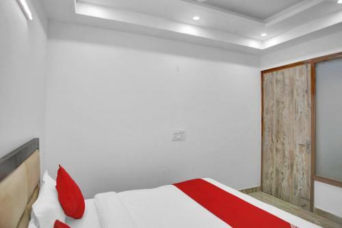 Hotel Oyo 82100 Golden Residency